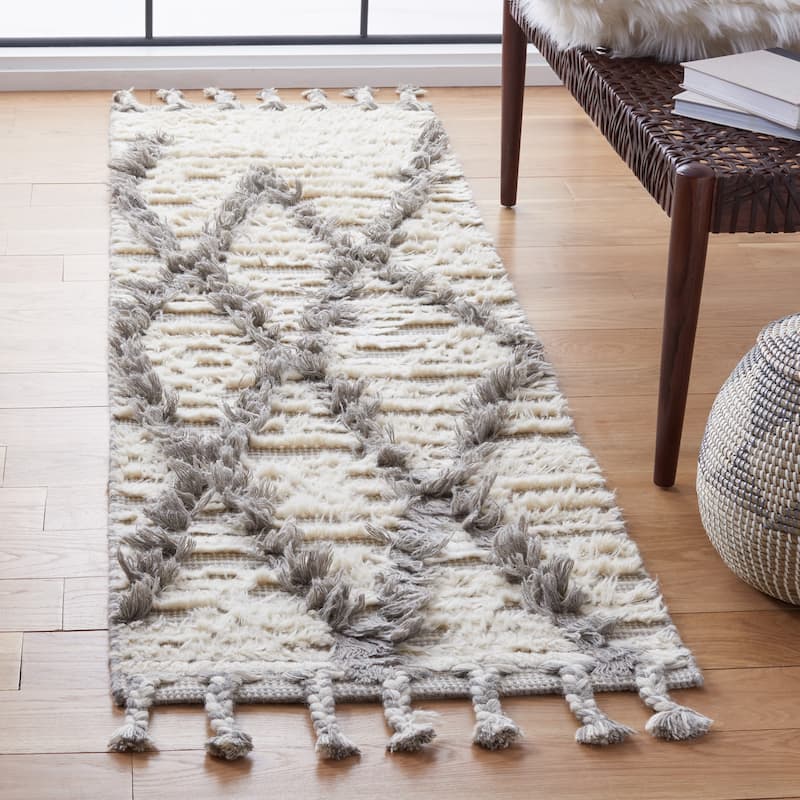 SAFAVIEH Handmade Kenya Ermelinda Wool Tassel Rug - 2'3" x 8' Runner - Ivory/Grey
