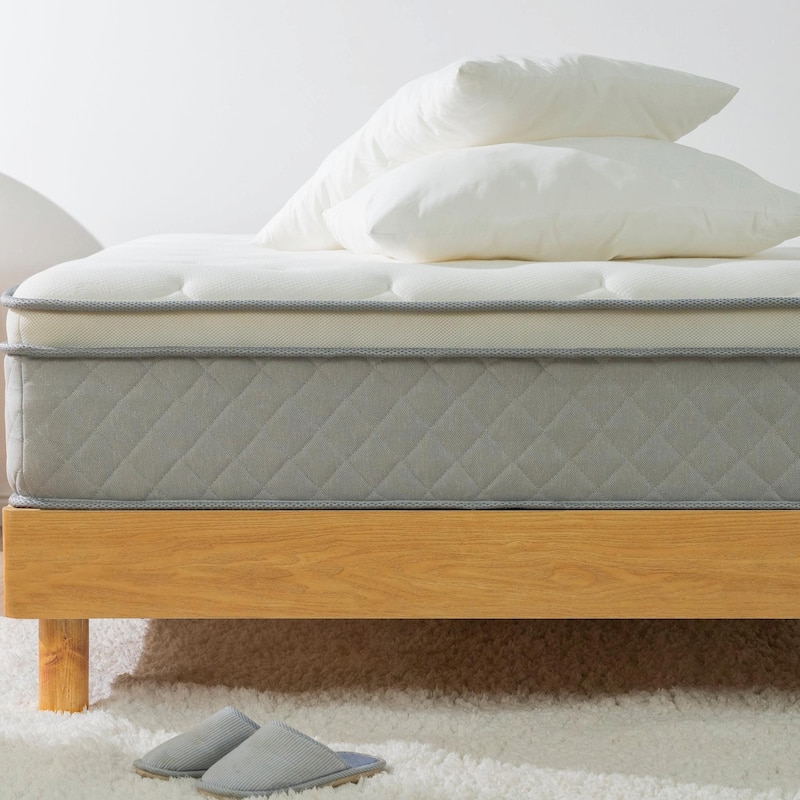 Breathable Memory Foam & Spring Mattress - Medium Firm - CertiPUR Certified - Queen
