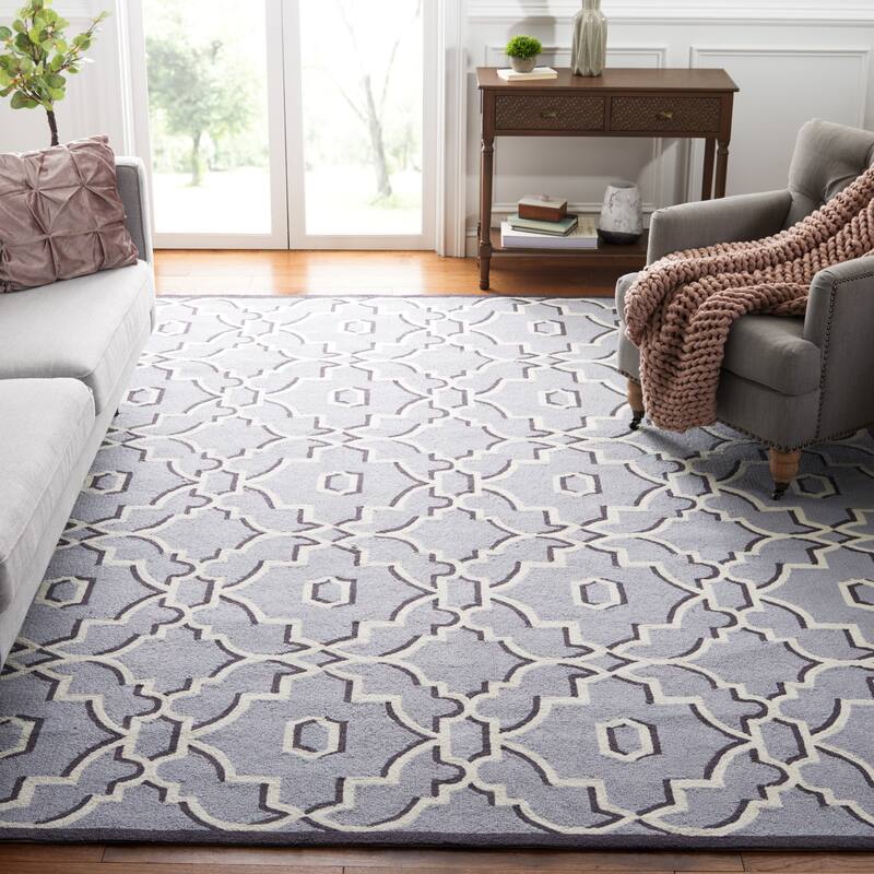 SAFAVIEH Handmade Four Seasons Indrishka Floral Rug - 8' x 10' - Grey/Ivory