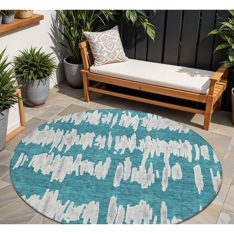 HomeRoots Striped Transitional Rectangle Outdoor Rug - 8' Round