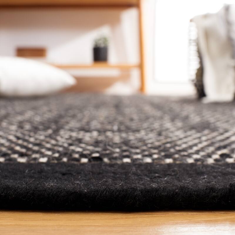 SAFAVIEH Handmade Vermont Raimonda Wool Rug