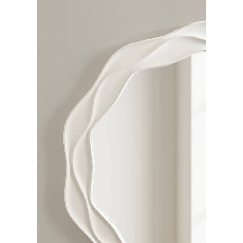 Kate and Laurel Wavern Round Wavy Mirror - 29x29