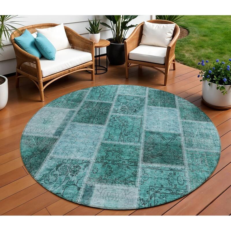 HomeRoots Patchwork Transitional Rectangle Outdoor Rug - 8' Round