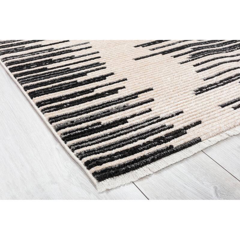 Juniper Collection Ivory Machine Made Indoor Area Rug