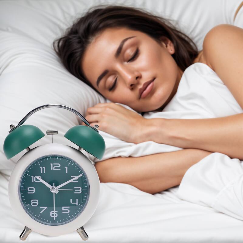 Old Fashioned Circle Loud Alarm Clock with Night Light Battery Operated for Heavy Sleepers Adults Teenagers 5.9 x 4.3 x 2 inch
