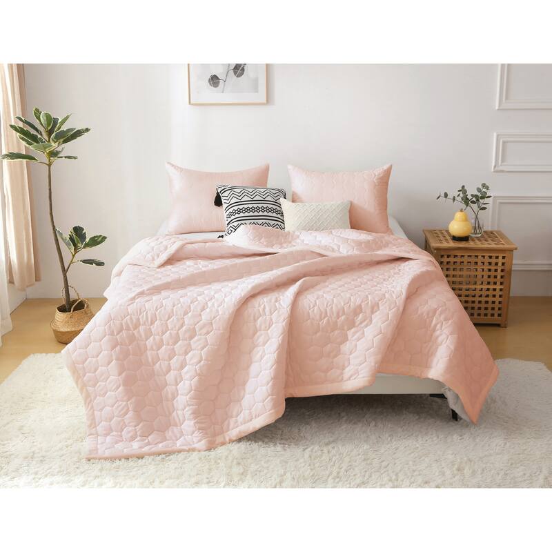 Better Style Home Microfiber Honeycomb Quilt Sets
