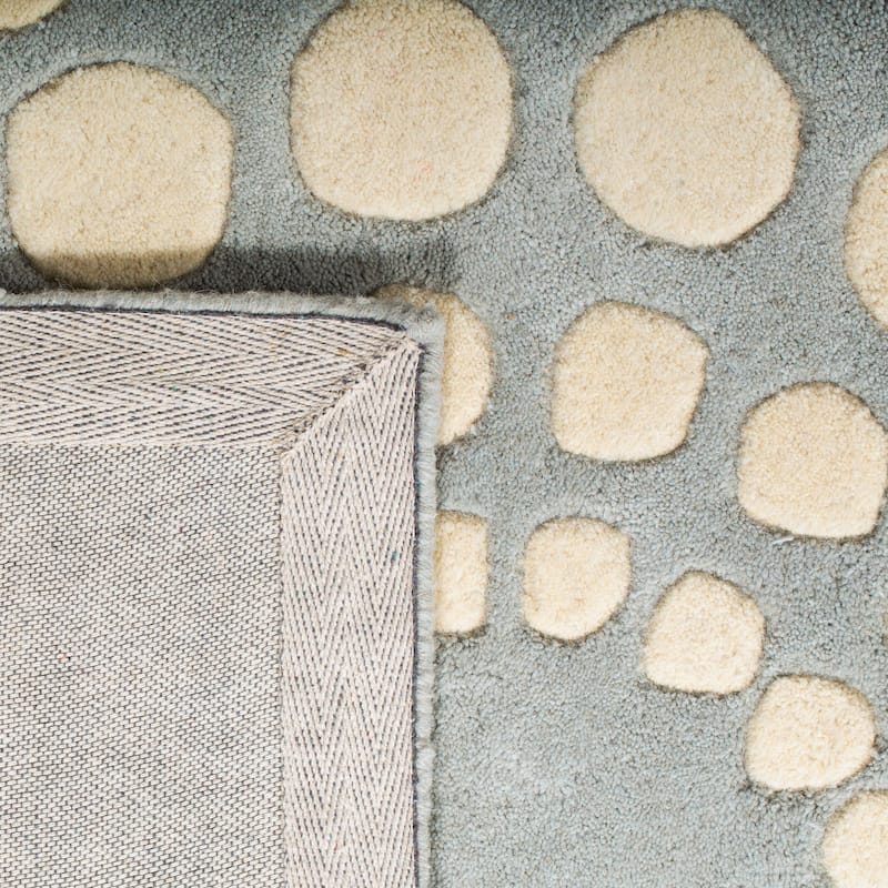 SAFAVIEH Handmade Soho Caroline Floral N.Z. Wool Rug