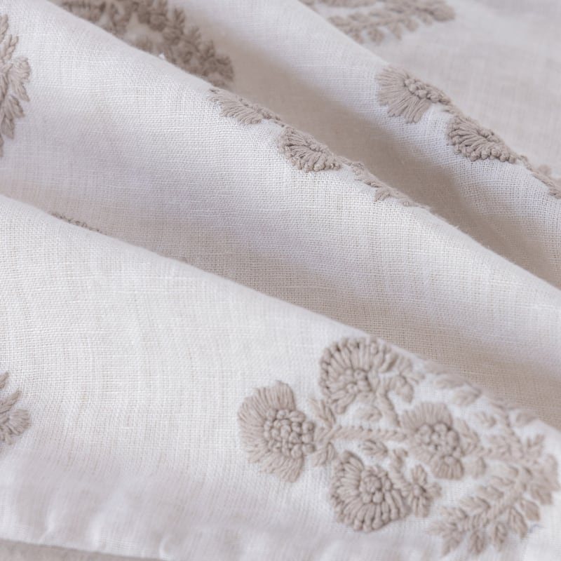 Sevita Hand-Woven Natural/Cream Floral Linen Throw Pillow, 20" x 20"