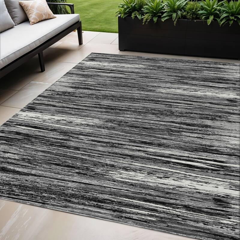 HomeRoots Striped Transitional Rectangle Outdoor Rug - 5' X 8'