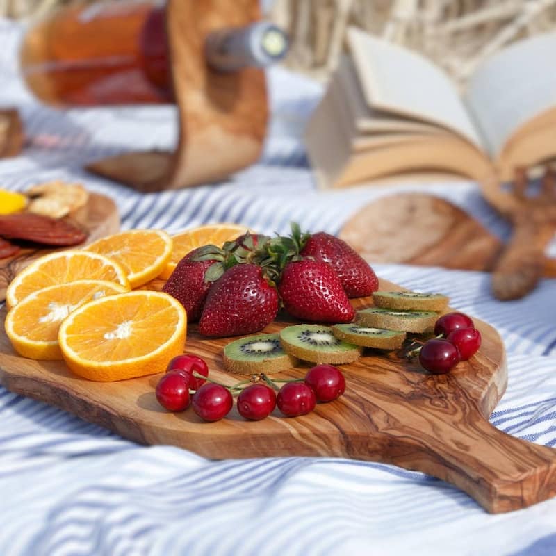 Medium olive wood cutting, serving board - Tan