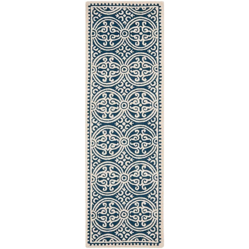 SAFAVIEH Handmade Cambridge Myrtis Moroccan Wool Rug