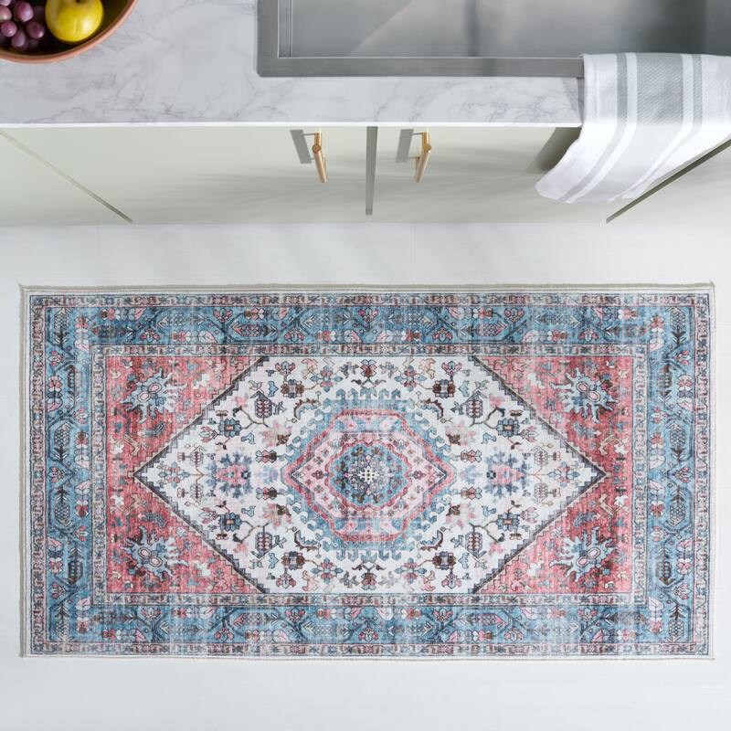 SAFAVIEH Washable Cheyenne Rug Karnit Oriental Distressed Rug - 4' x 6' - Turquoise/Red