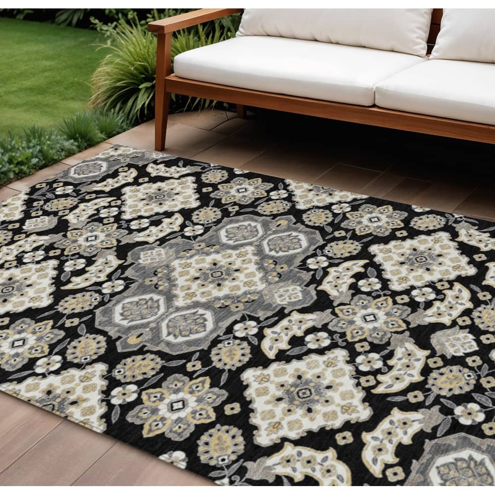 HomeRoots Medallion Traditional Rectangle Outdoor Rug