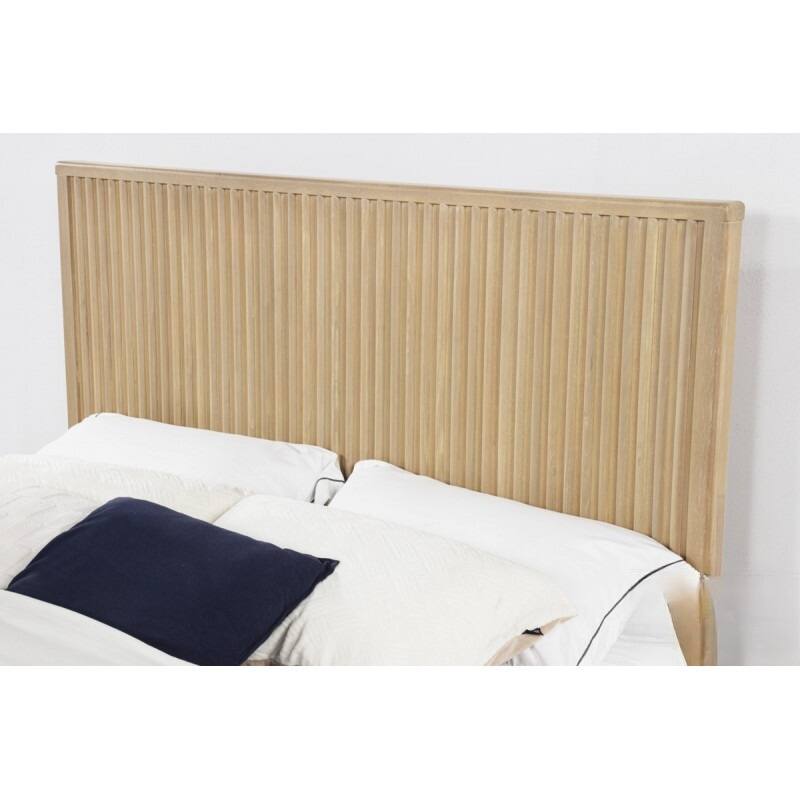 Modern Minimalist Light Oak Finish Eastern King Size Wooden Platform Bed with Fluted Panels Headboard