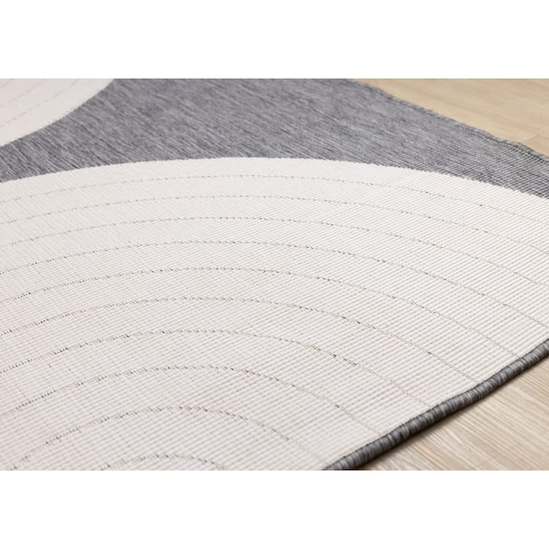 Grey White Double Arches Indoor/Outdoor Rug