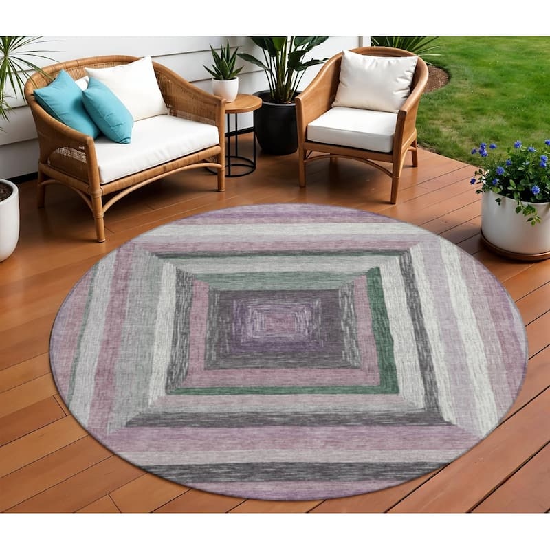 HomeRoots Geometric Transitional Rectangle Outdoor Rug - 8' Round