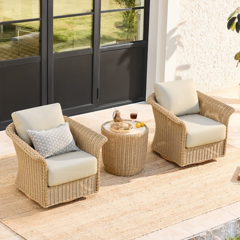 Spruce & Spring Patio Fruniture Outdoor Swivel Chair and Side Table