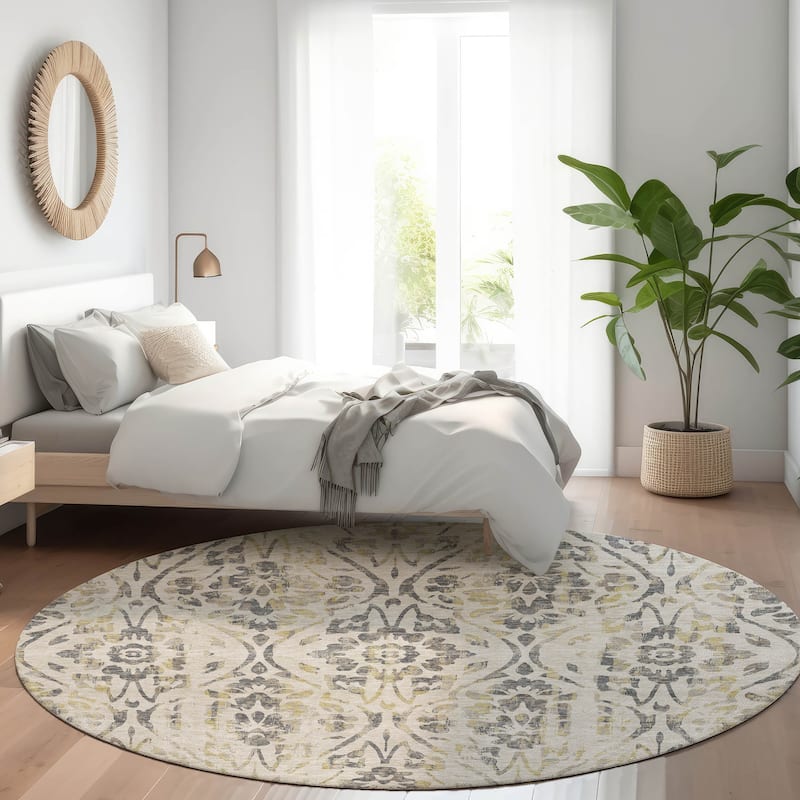 Machine Washable Indoor/ Outdoor Chantille Distressed Traditional Rug