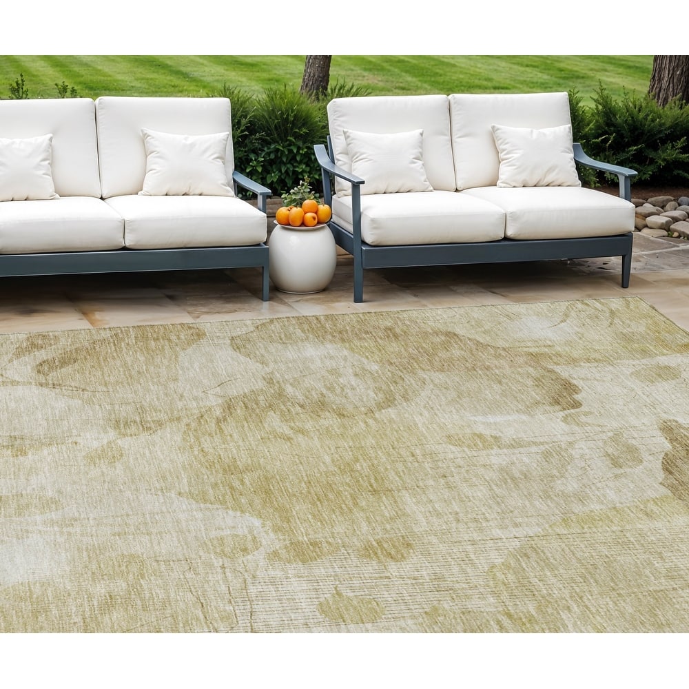 HomeRoots Floral Transitional Rectangle Outdoor Rug