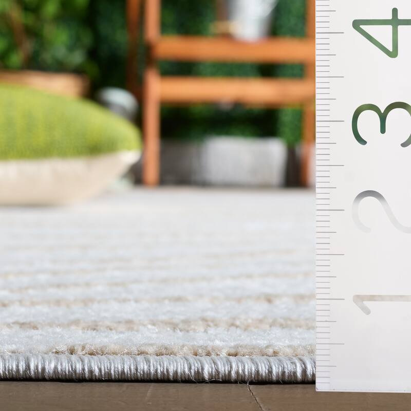 SAFAVIEH Stella Ozra Washable Indoor/Outdoor Rug - Weather Resistant & Easy Cleaning