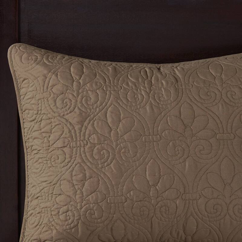 Madison Park Mansfield Reversible Quilt Set