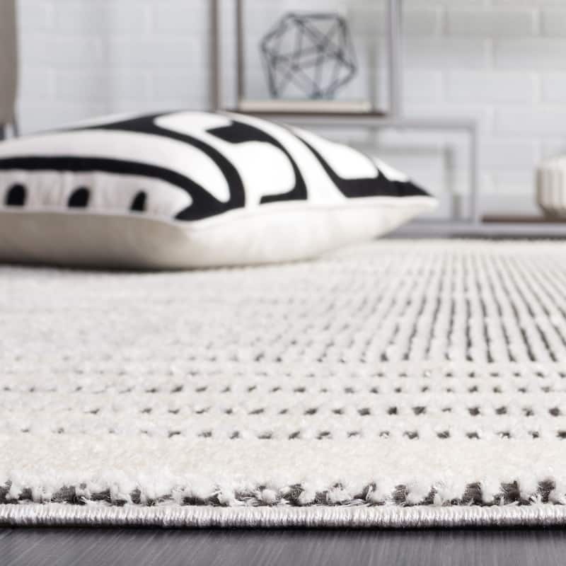 SAFAVIEH Melody Earlene Scandinavian Rug