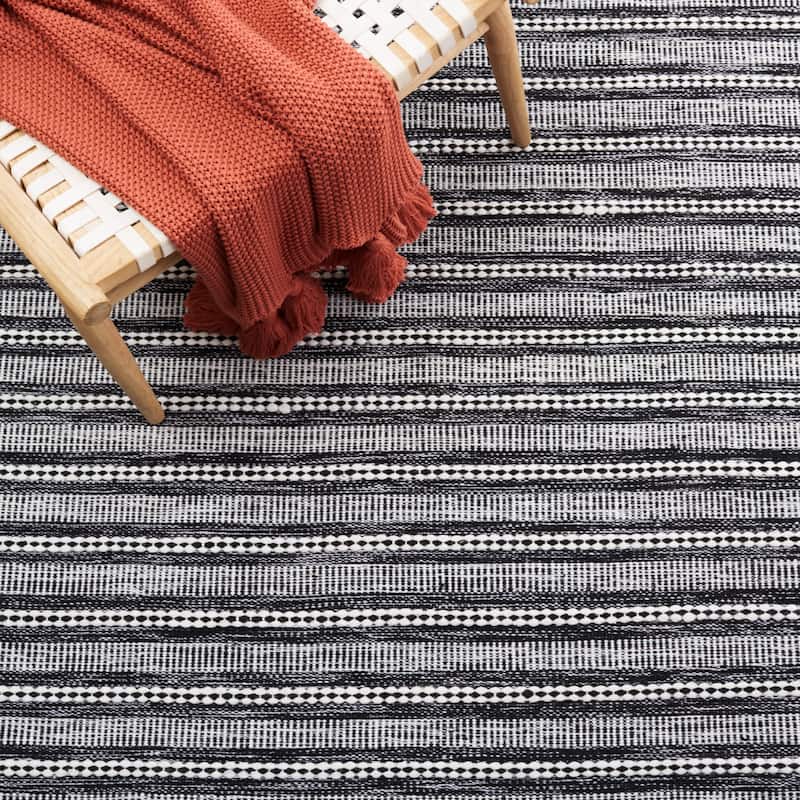 SAFAVIEH Handmade Kilim Shahnaz Stripe Rug