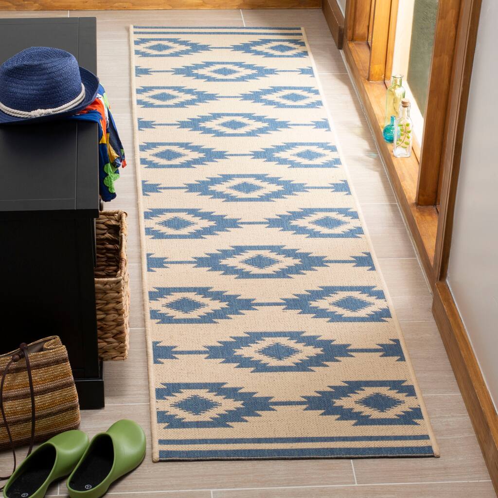 SAFAVIEH Linden Seda Indoor/ Outdoor Waterproof Patio Backyard Rug