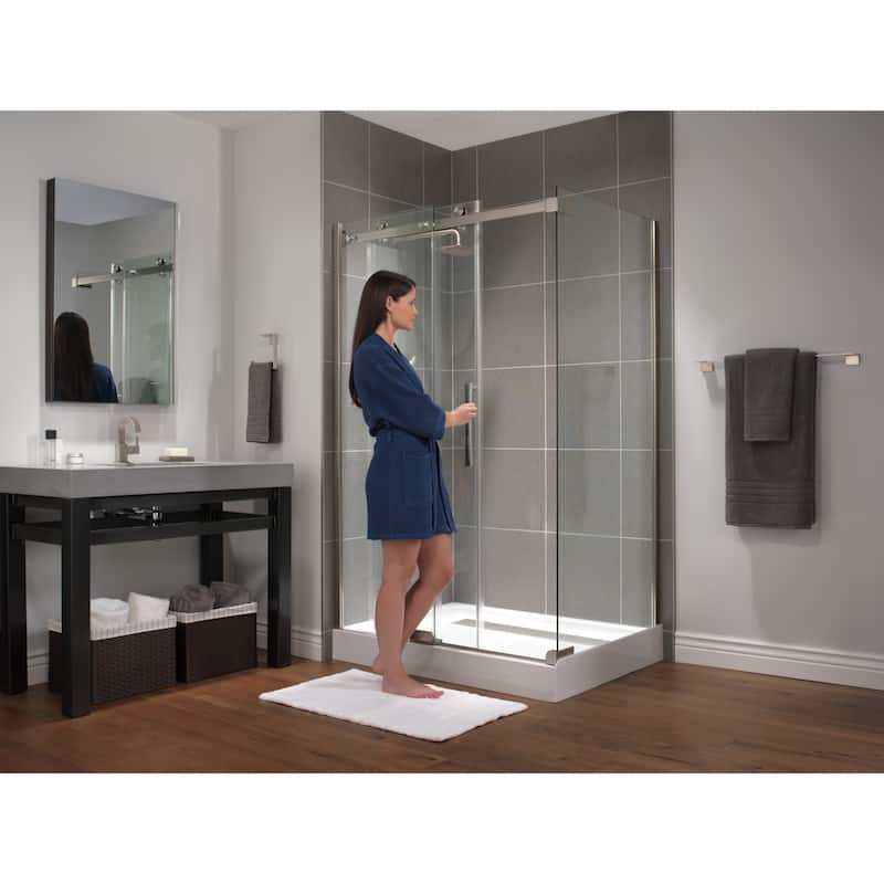 Delta Vero Single Hole Bathroom Faucet with Pop-Up Drain Assembly -