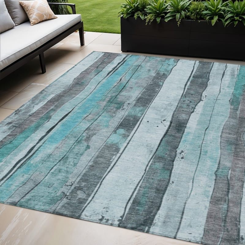 HomeRoots Striped Transitional Rectangle Outdoor Rug - 5' X 8'