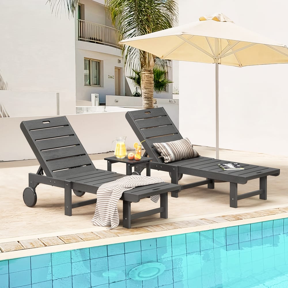 Outdoor Chaise Lounge Plastic Patio Chaise Lounge Chairs Set of 2 with Side Table