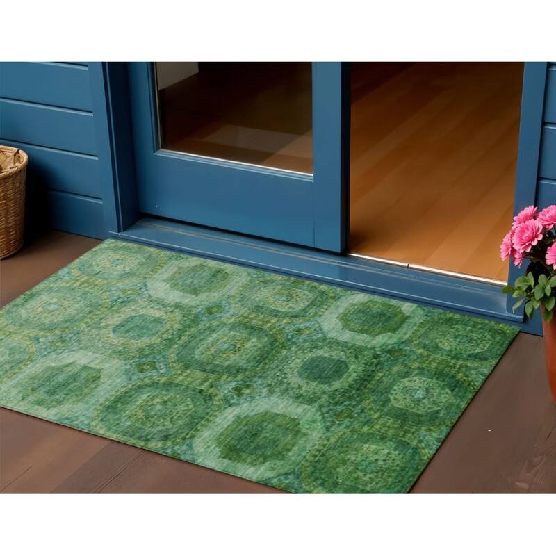 HomeRoots Medallion Transitional Rectangle Outdoor Rug - 3' x 5'