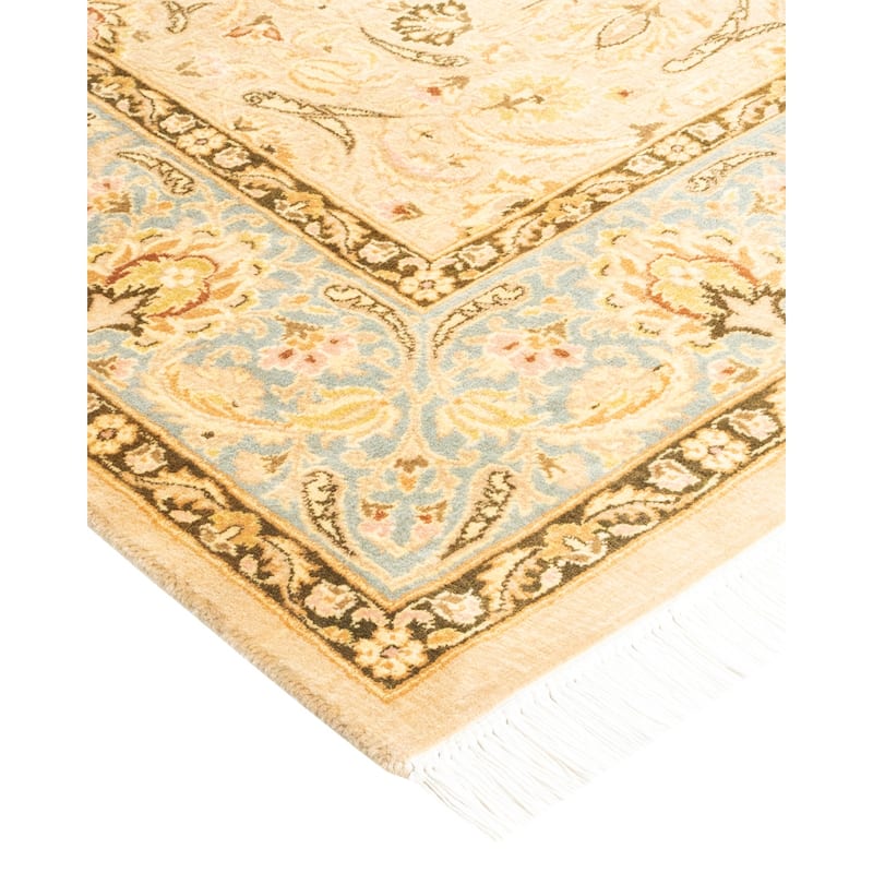 Overton Hand Knotted Wool Traditional Oriental Ivory Area Rug - 4' x 6'