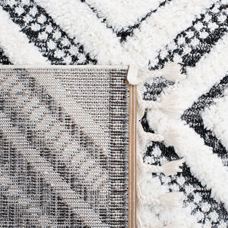 SAFAVIEH Moroccan Tassel Shag Selvije 2-inch Thick Rug