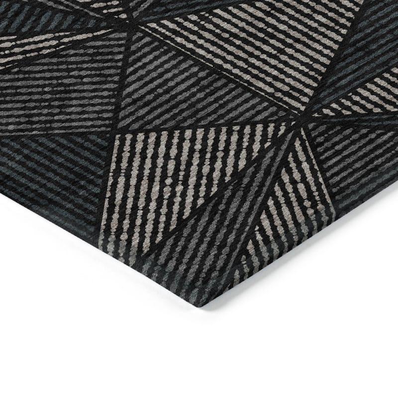 HomeRoots Geometric Transitional Rectangle Outdoor Rug