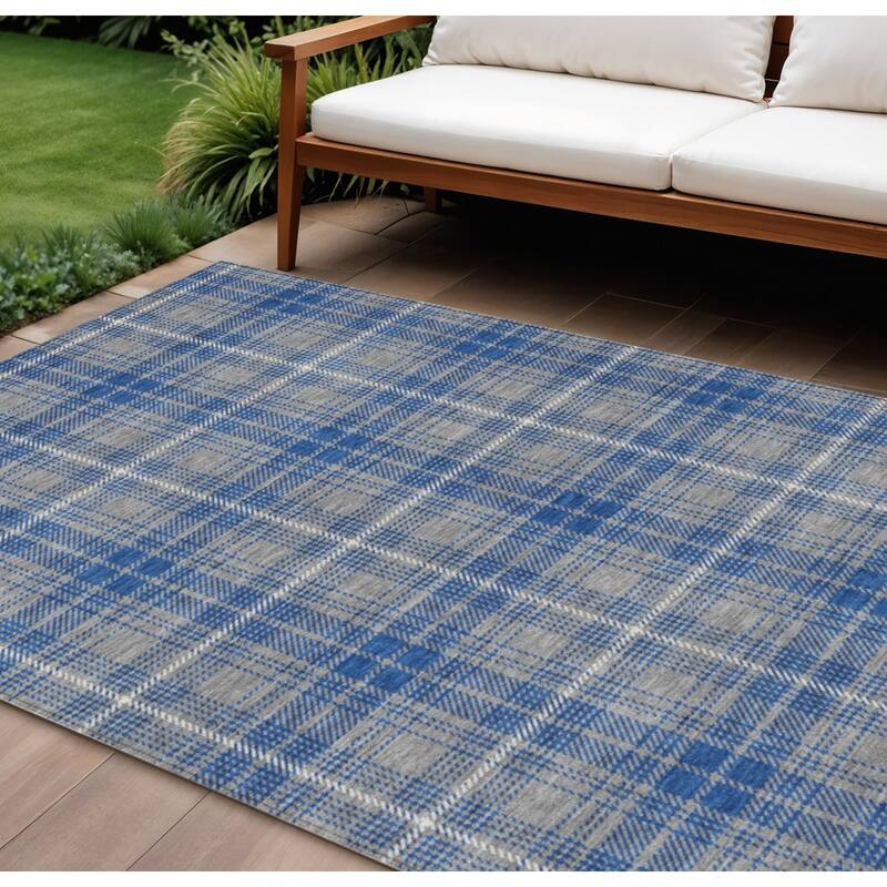 HomeRoots Plaid Transitional Rectangle Outdoor Rug - 10' X 14'