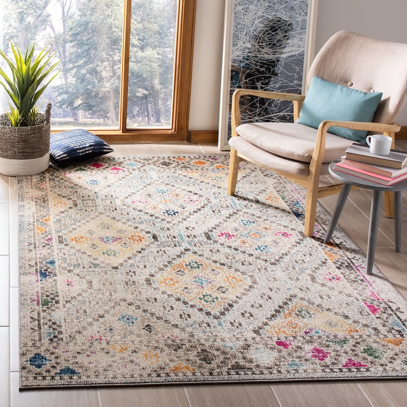 SAFAVIEH, Madison Hortensia Boho Diamond Distressed Rug - 5'3" x 7'6" - Grey/Yellow