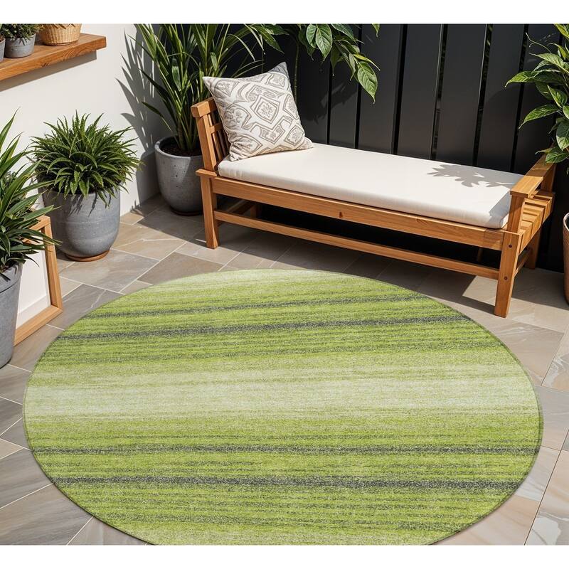 HomeRoots Abstract Transitional Rectangle Outdoor Rug - 8' Round