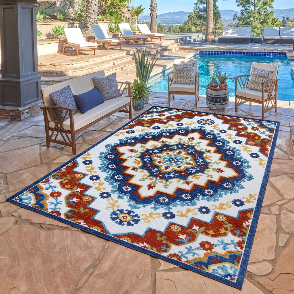 Gertmenian Fosel Arasi Ivory Blue Bohemian Mandala High-Low Indoor/ Outdoor Area Rug