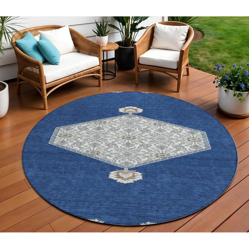HomeRoots Oriental Traditional Rectangle Outdoor Rug - 8' Round