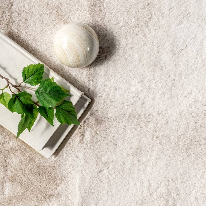 Nuloom Corra SuperiorWash Faux SheepSkin Machine Washable Area Rug