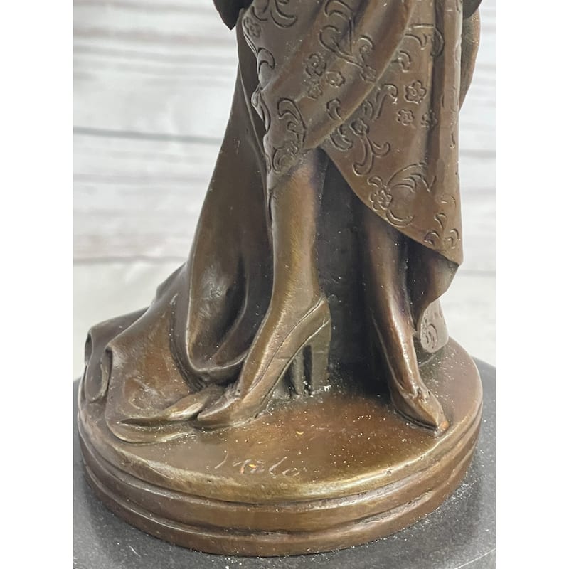Art Deco Fashion Dancer Model Actress Bronze Hot Cast Sulpture Statue Figurine 16 Inches X 6 Inches