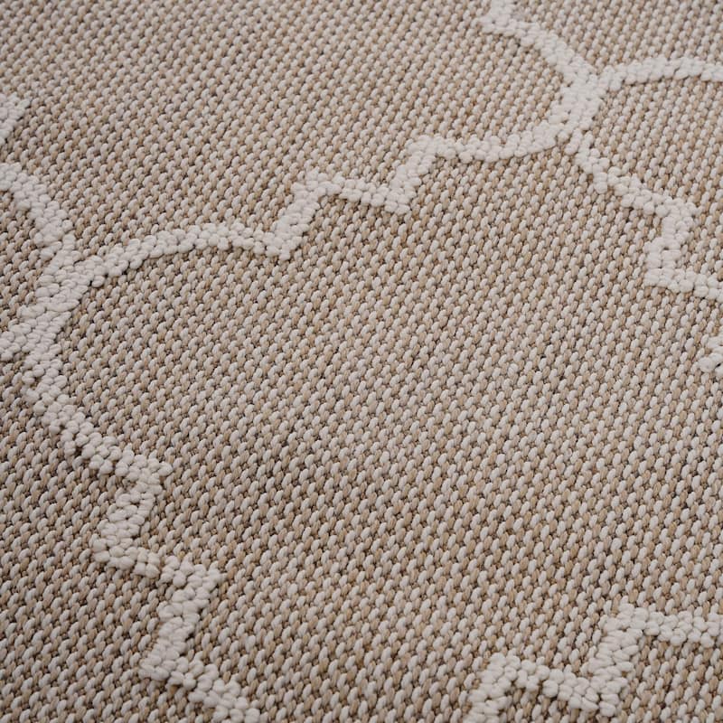 LOOM & LUXE Collection Ivory/Trellis Indoor/Outdoor Area Rug