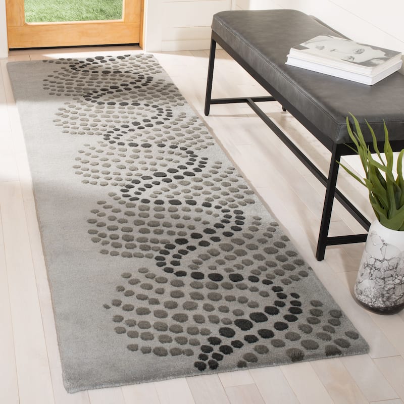 SAFAVIEH Handmade Soho Burghilde Waves N.Z. Wool Rug - 2'6" x 8' Runner - Blue/Grey