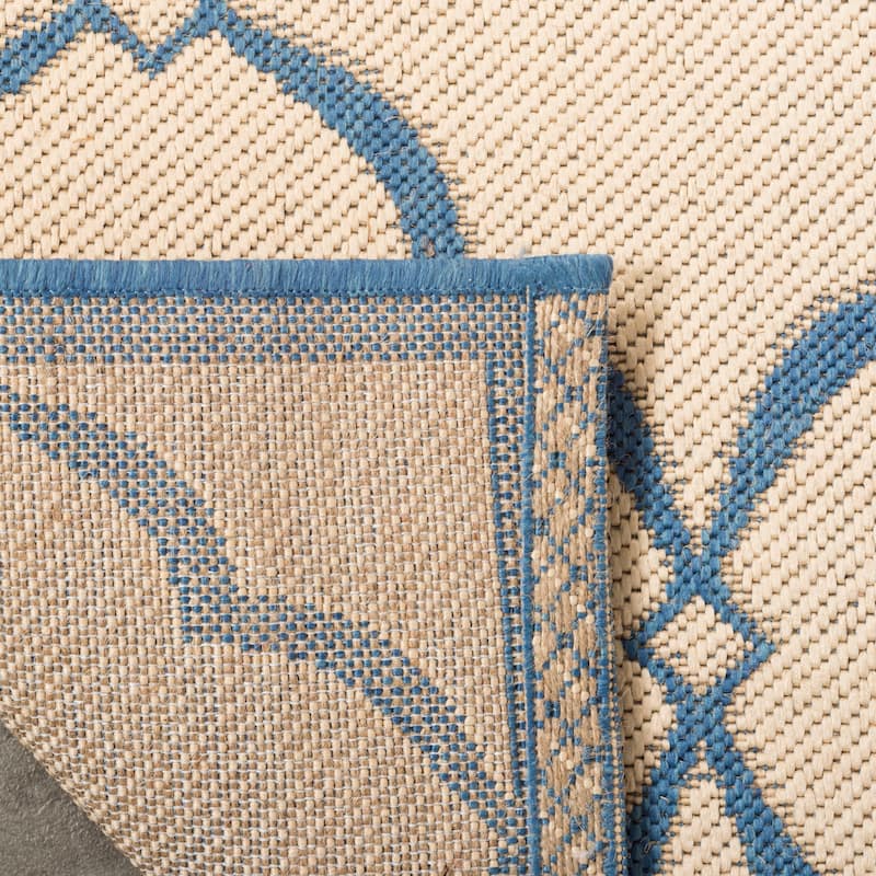SAFAVIEH Linden Gaye Indoor/ Outdoor Waterproof Patio Backyard Rug.