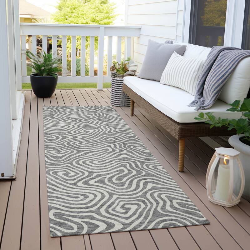 Machine Washable Indoor/ Outdoor Modern Trance Chantille Rug