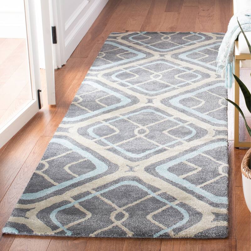 SAFAVIEH Handmade Soho Katelynn N.Z. Wool/ Viscose Rug - 2'6" x 8' Runner - Grey/Multi
