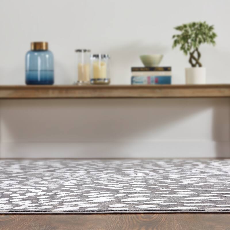 N Natori Serengeti Charcoal Spotted Area Rug