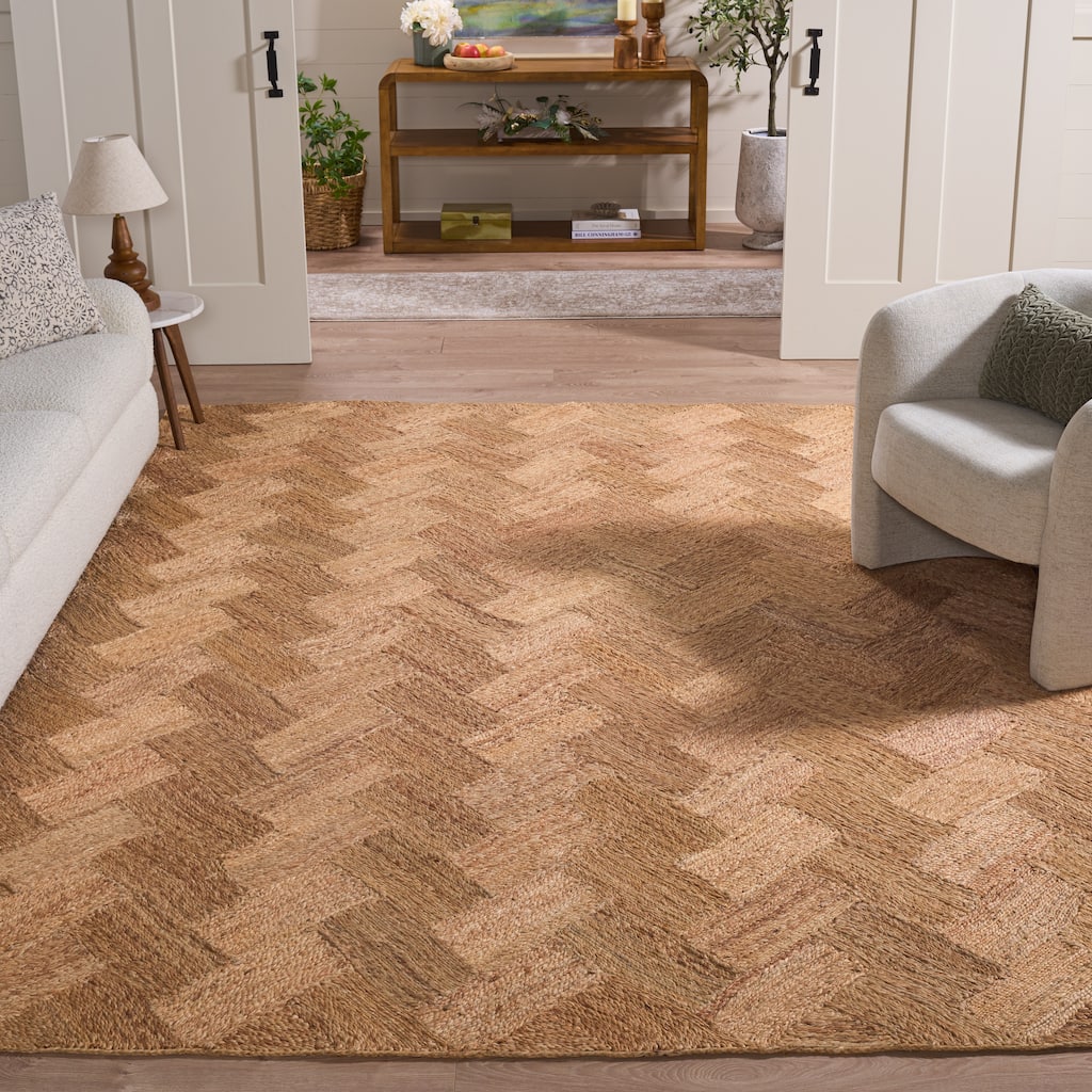 SAFAVIEH Handmade Natural Fiber Yahaira Farmhouse Chevron Jute Rug