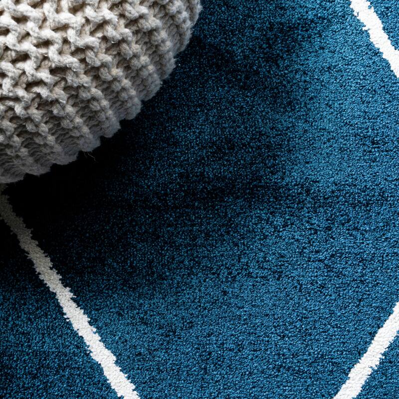 JONATHAN Y Viscon Minimalist Diamond Trellis Area Rug